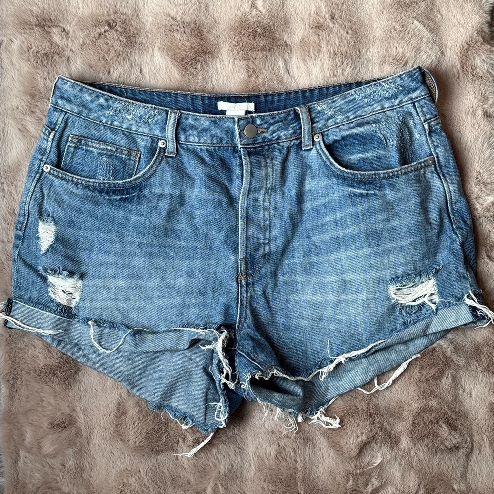Denim shorts, H&M, size 16
